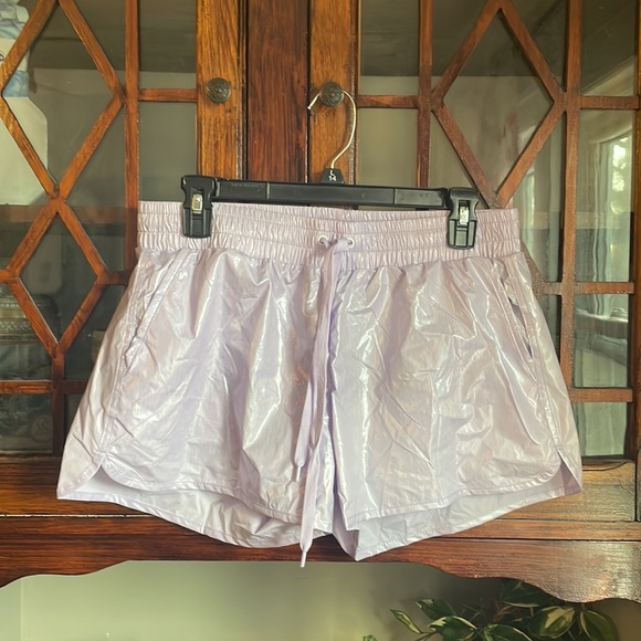 Zyia Active Lilac Shine Bomber Short Size Large Like New - Picture 2 of 7